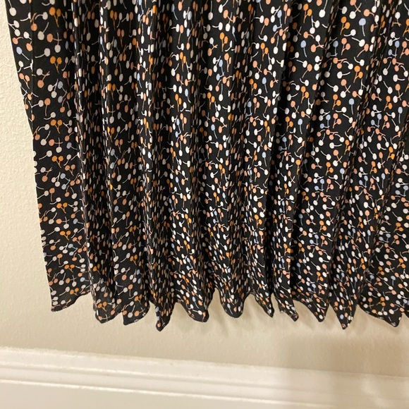 NWT Max Studio black print pleated elastic waist skirt, MSRP $88! Size Medium - Picture 4 of 7